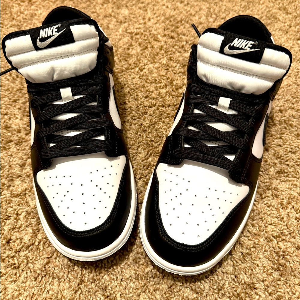 Nike dunks men’s 11.5 (Panda)